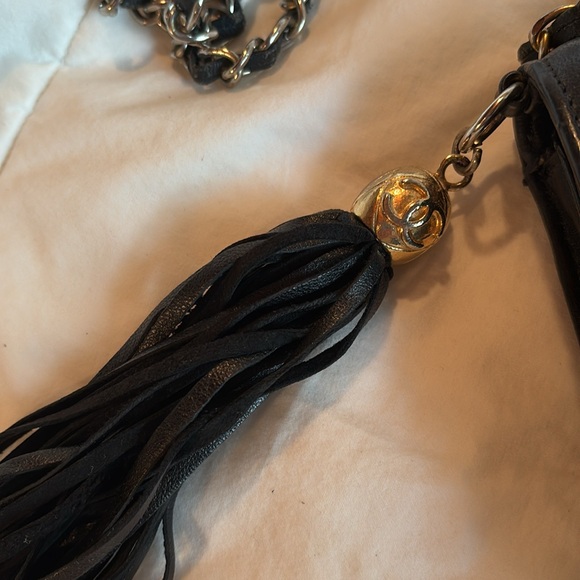 Vintage Chanel Crossbody Bag - Picture 3 of 12